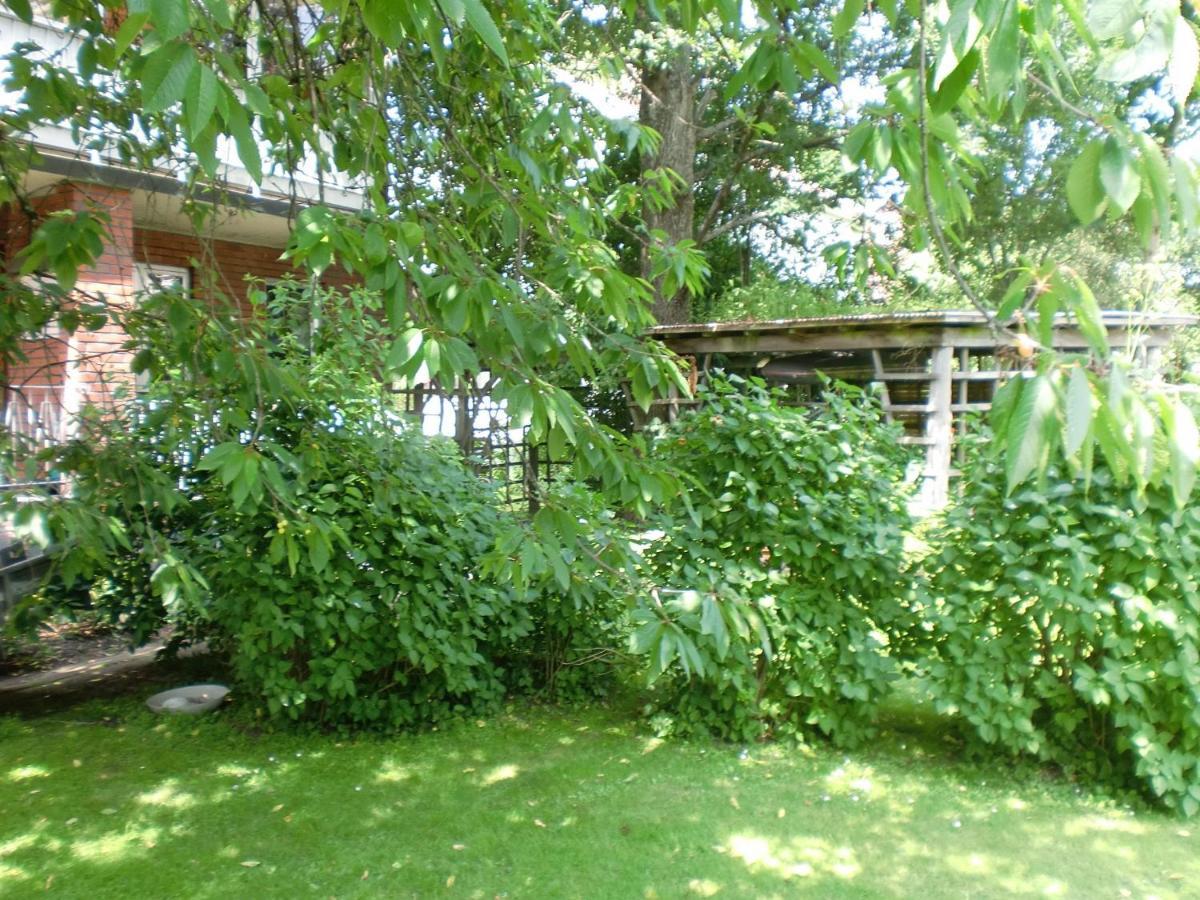 Trollhaettans Bed And Breakfast Exterior photo